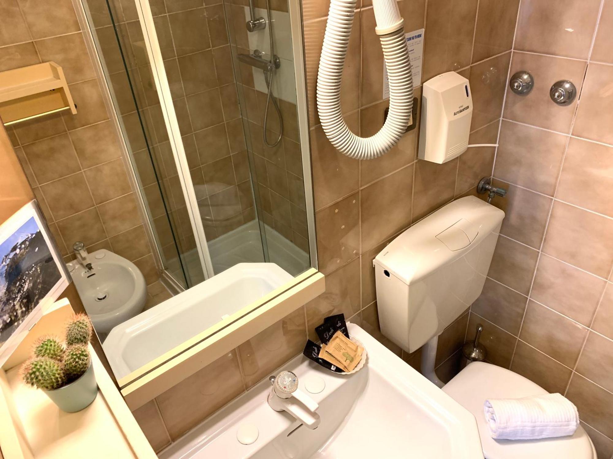 Hotel Baia Di Levanto Ngoại thất bức ảnh